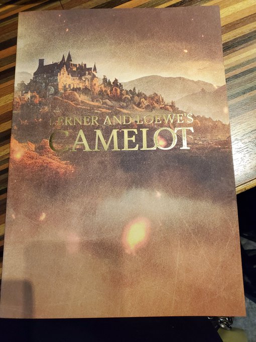 先日、「WEST.」の桐山君が出演してるミュージカル「CAMELOT」を観劇して参りました  極上の歌、演技、演出、演奏を堪能させていただきました  ミュージカルって良いなぁ  いつの日か「鬼門街」のミュージカルを観てみたいな