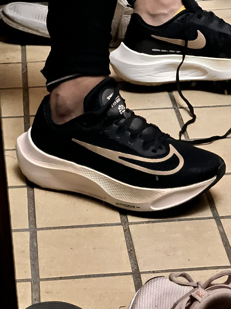 marking916's tweet photo. ちょっと高かったけど、反発力、軽さ、安定感抜群！来月のマラソン大会頑張ろ😎 https://t.co/gkDWZnOepO