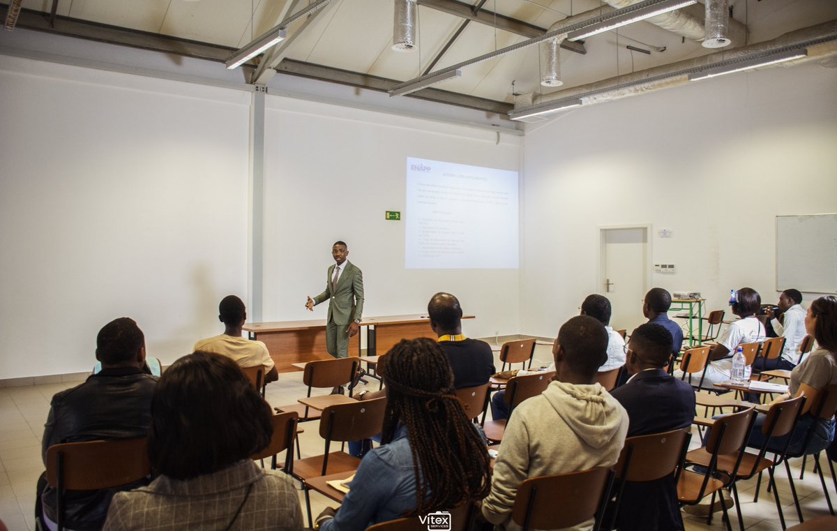 hach_adilson's tweet photo. Obrigado a Escola Nacional de Administração e Políticas Públicas pelo convite, foi uma excelente experiência partilhar ideias sobre a “dinamização e estímulos econômicos para as MPMEs” 🤝🇦🇴

#PMEs 
#Namibe
#juventude https://t.co/MqtdJzlkdF