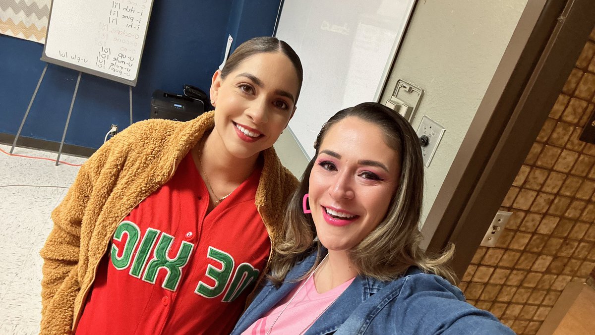 HildaCopenhave1's tweet photo. Y arrancamos esta semana del Liston Rojo o “Red Ribbon Week” en Wiggs con Lunes de Barbie o “Jerseys”…. Super Frío 🥶 afuera, pero AMANDO el Clima!!! #todosbellos https://t.co/Tlwz7mBjS3