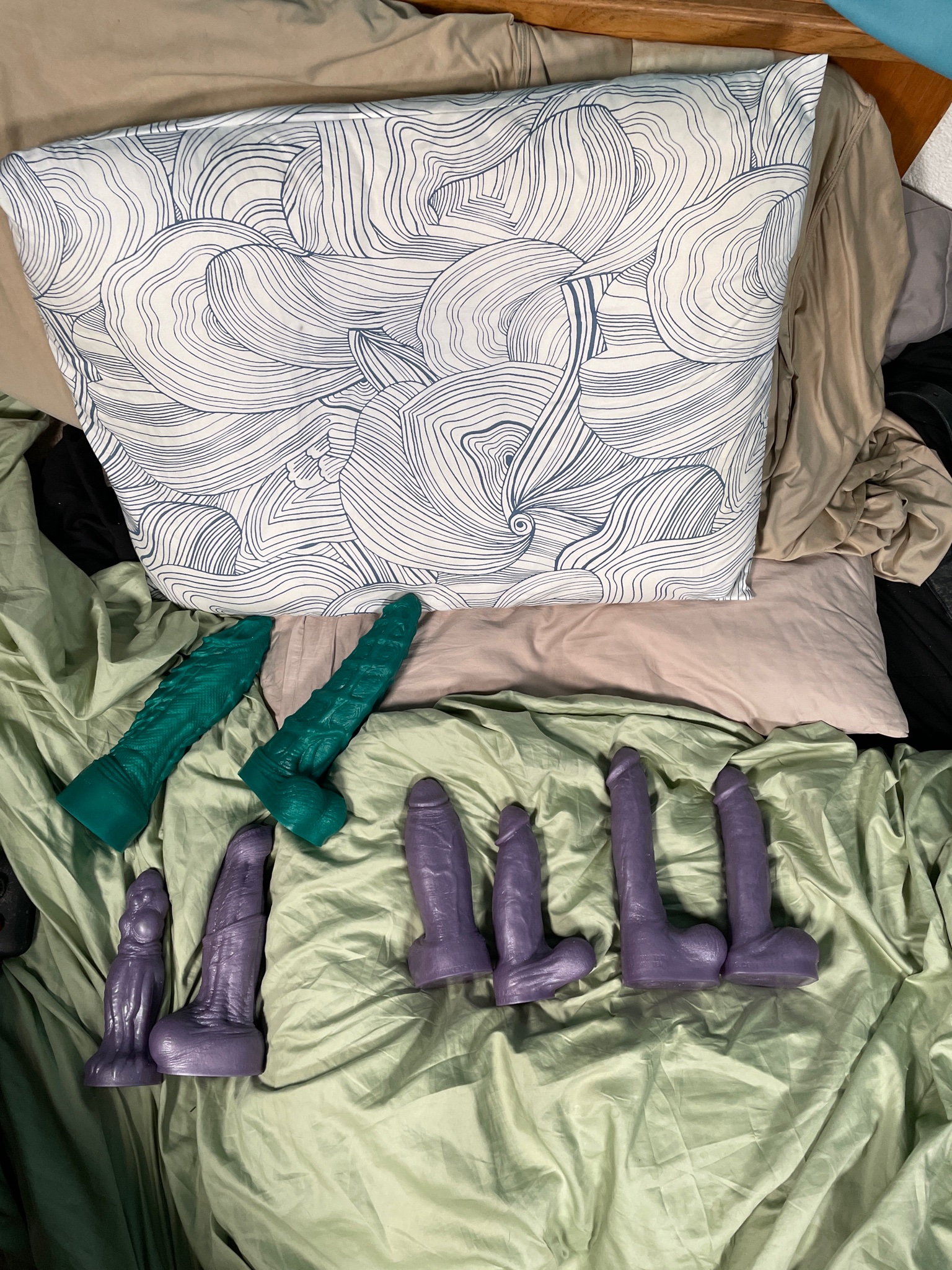 It’s been a while but I got some new toys! Mr hankey released a new batch of small dildos can’t wait to try them! I also got an attachment drill bit for my toys that didn’t have the hole so that should be fun! https://t.co/QBP1Dr4Rd6