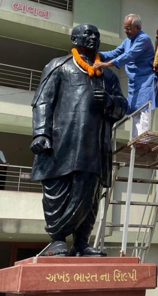 રાષ્ટ્રીય એકતા દિવસ 

ગુજરાતના પનોતા પુત્ર, ભારતની એકતા અને અખંડિતતા પ્રતીક 'ભારત રત્ન' લોહપુરુષ સરદાર વલ્લભભાઈ પટેલની જયંતી પર સાદર વંદન....