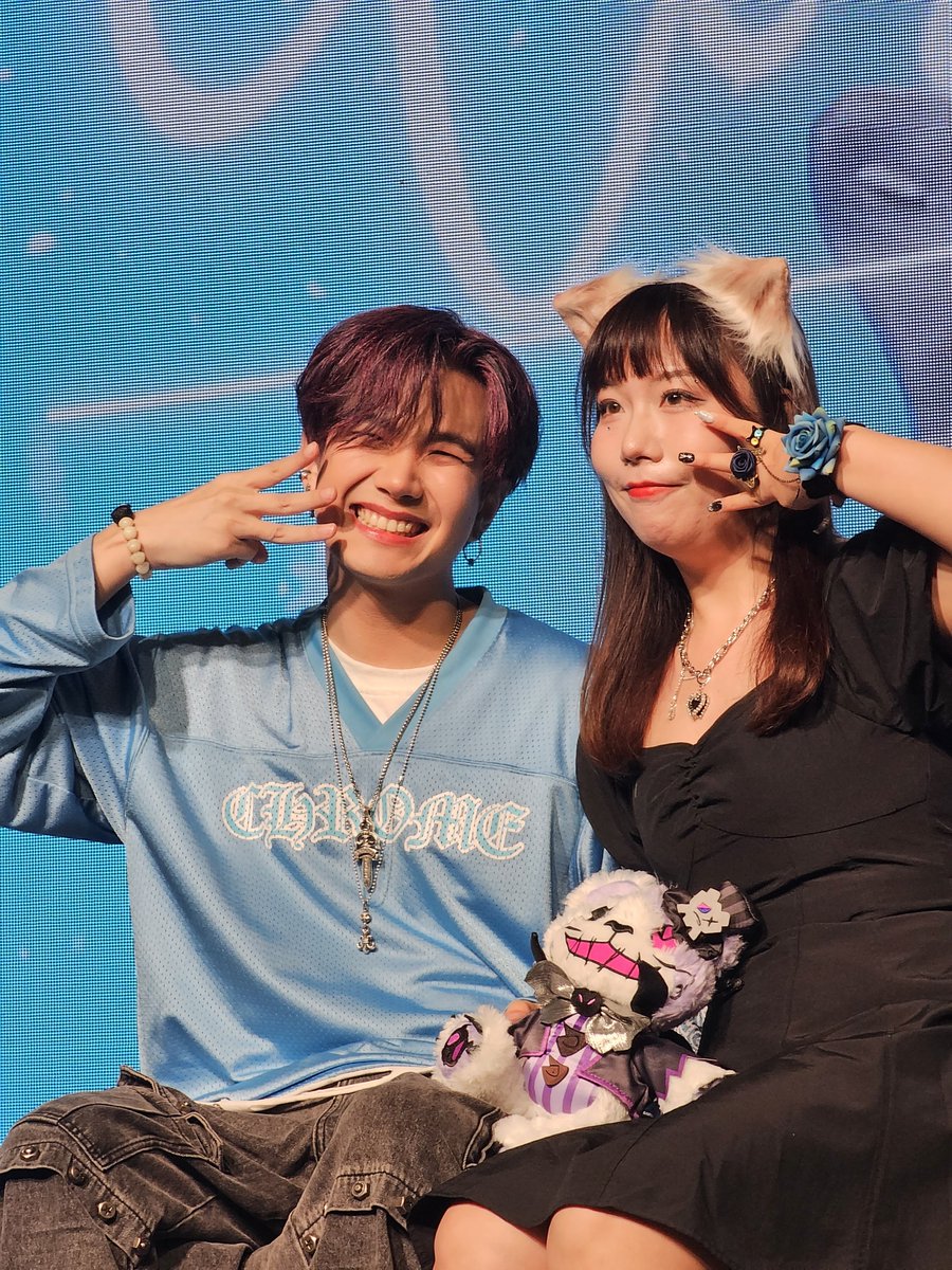 YajingGu's tweet photo. @JakeB4rever 🎃1v1 photo wiz Bui Part 5🎃

😜😜😜😜😜😜😜😜
🤪Hope you can find yourself🥳

#FanMeetingJinjianchenginHongKong 
#BuildJakapan 
#Beyourluve
@JakeB4rever https://t.co/l6zG7CsHm9