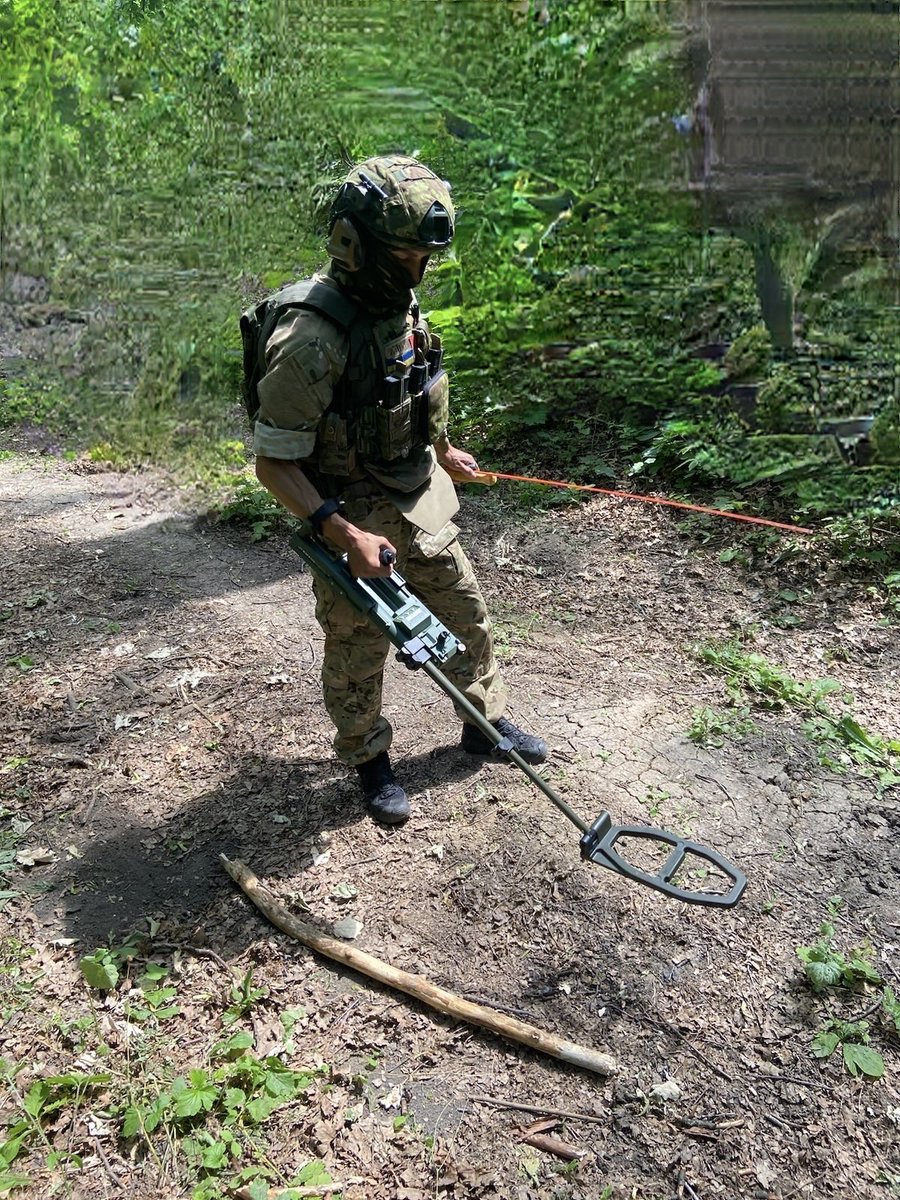 trajaykay's tweet image. 💣 De-mining #Ukraine💣

🙏So much to all you amazing people who helped to get Mine detectors

They sent you pictures to say 🙏💙💛
#MriyaReport #Demining

The power of the community at 🇺🇦👉 @MriyaReport 👈🇺🇦
Is saving lives in #Ukraine