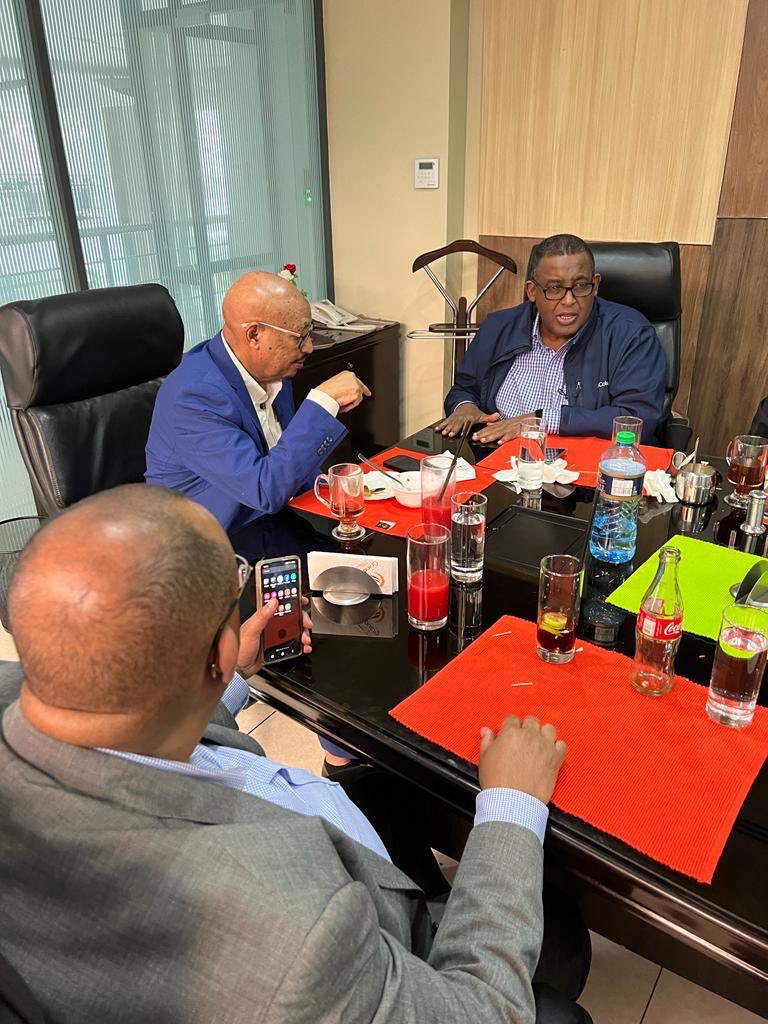 Faysal Waraabe being briefed on the G21 master plot. He lectures gullible brainwashed kids the punishment for breaking bread with southerners is tongue amputation.