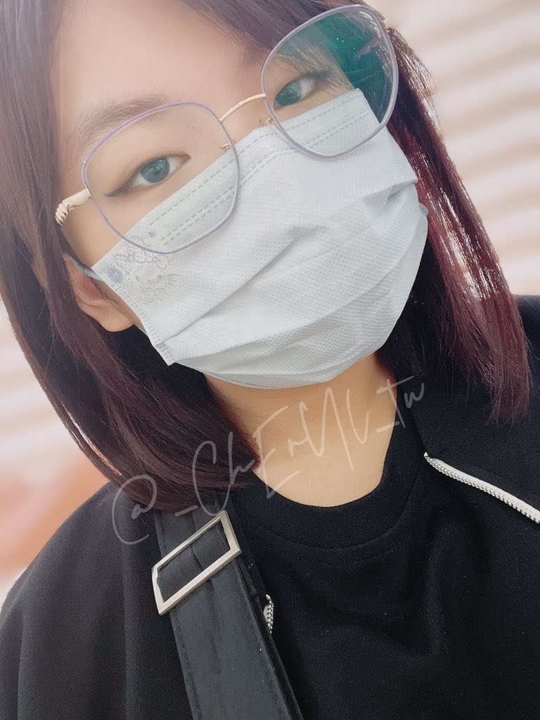自從開始看中醫調身體後
總覺得氣色好了很多
今天被醫生稱讚化妝很漂亮
心情好好٩(˃̶͈̀௰˂̶͈́)و

對了，最近在聽Janne Da Arc(聖女貞德)的月光花 https://t.co/zGhNRQOrVS
