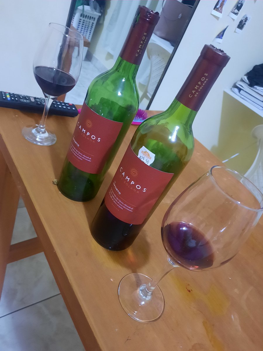 lllvi123's tweet photo. Esse item é o mais vendido da Bolívia, bebo 1599 litros por dia https://t.co/3dDuCXvTho