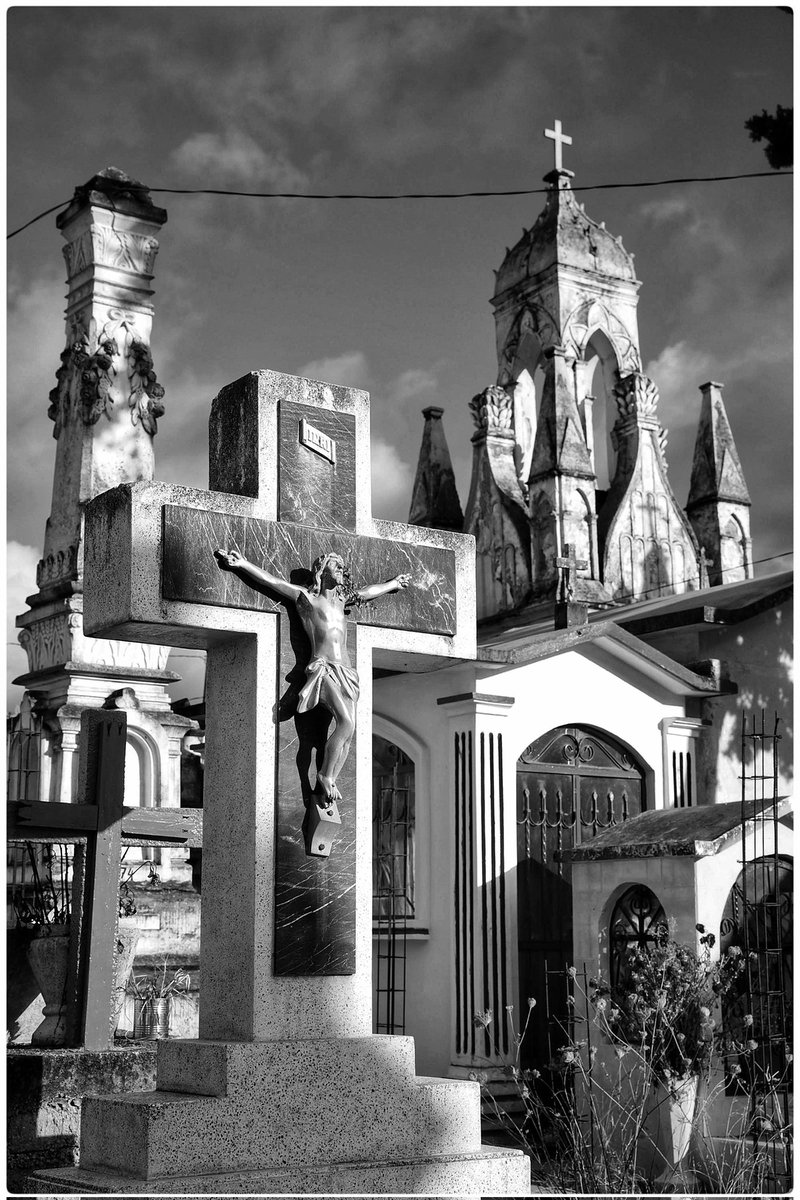 pvirgen's tweet photo. Necrópolis https://t.co/ZbxzxwxVyQ