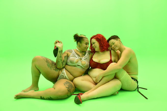 So grateful for Berlin  💚 @vonbettie @TheAprilFlores @slutsnax https://t.co/Qitz3pgM6r<a class="tags" href="/tag/vonbettie">@vonbettie</a><a class="tags" href="/tag/theaprilflores">@theaprilflores</a>