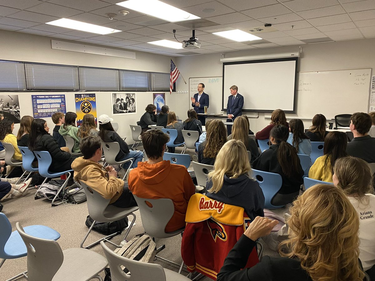 CETC_SVVS's tweet image. Students in our high school Pre-Law program enjoyed a visit from @pweiser &amp;amp; @DADoughertyCO. Our students engaged in thoughtful discussion &amp;amp; had the opportunity to ask a variety of questions. This group of students are difference makers with bright futures! #thankyou #prelaw