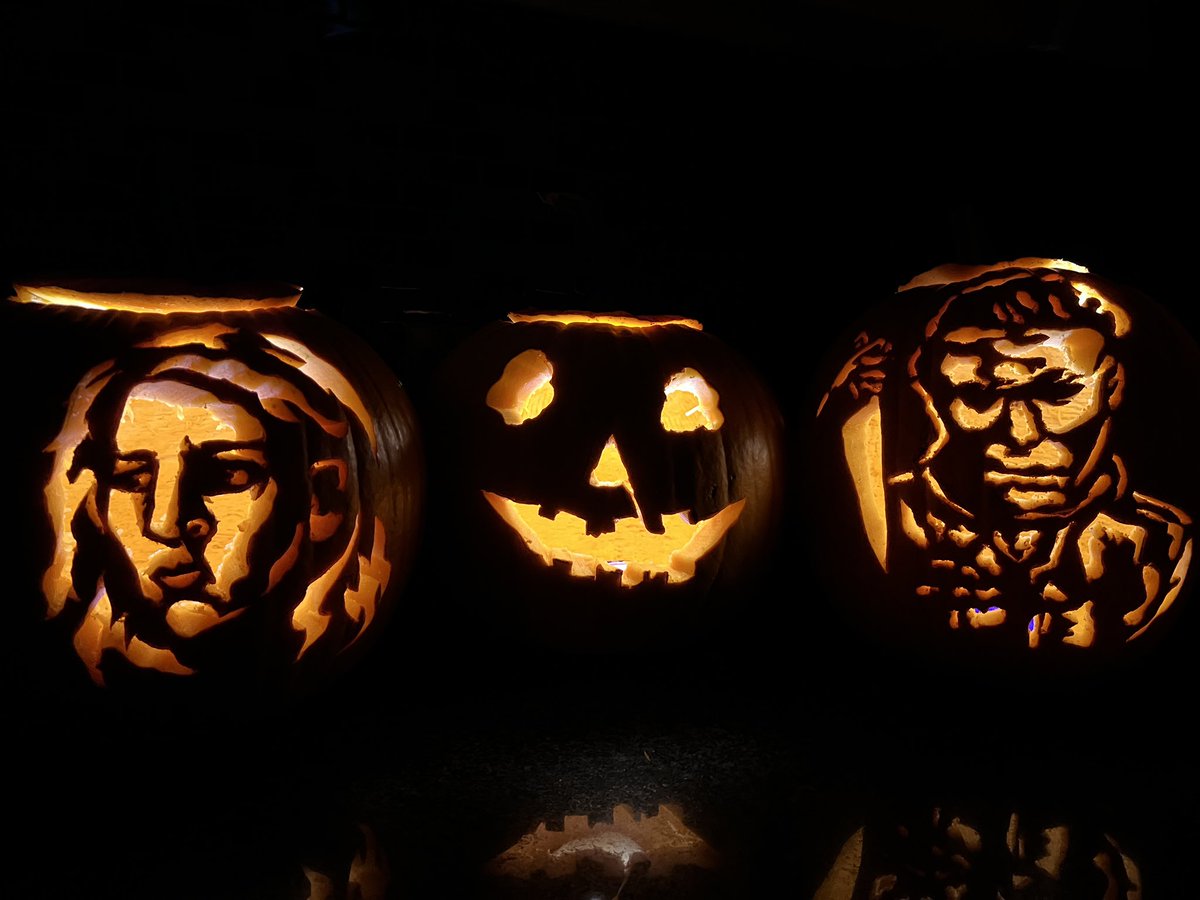 Erika__808's tweet photo. Getting Halloween ready 🎃 👻 #Halloween2023 #Pumpkins #CarvingTime #HalloweenMovies #October #Fall 🍂 #YYC https://t.co/eUKgALmrL1