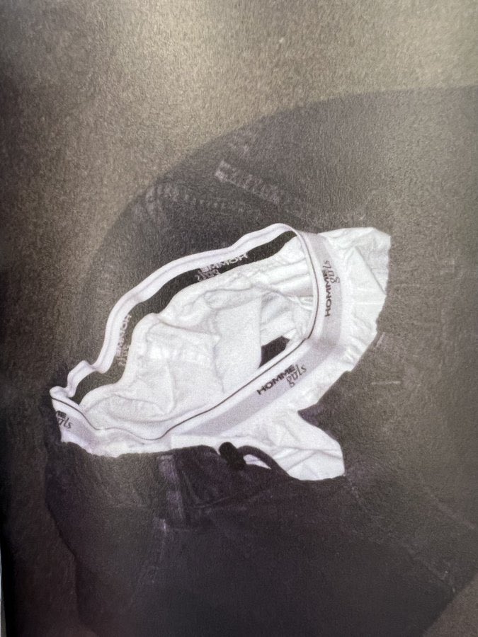 SaraOT5's tweet photo. this is a softcore porn mag not an album TAEMIN https://t.co/U9SarTNE0b
