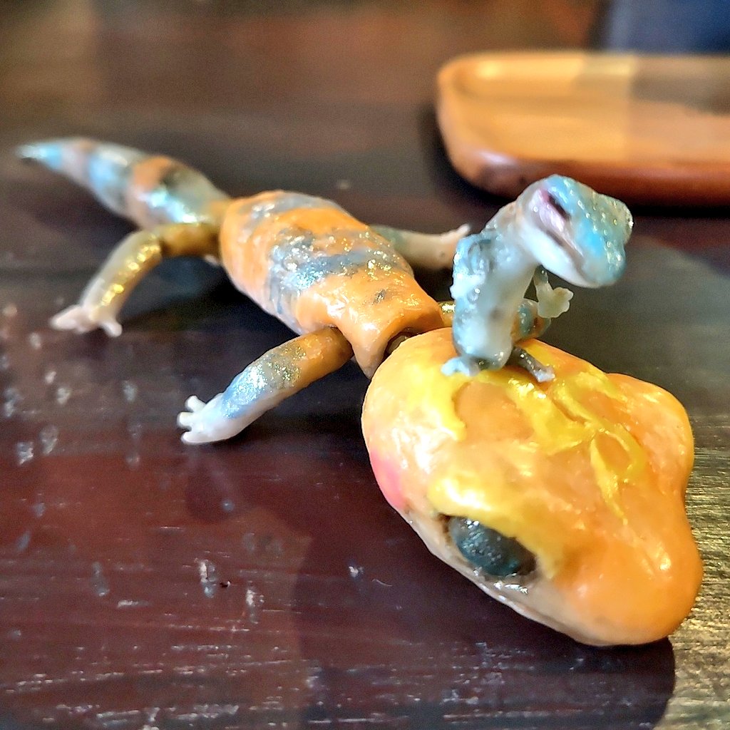 pukkisan's tweet photo. ヒョウモントカゲモドキモドキ
ミニトカゲモドキモドキ
無事に納品しました 🌱 🦎))) 🌿
#トカゲモドキ ? #ヤモリ ?#納品
#julpukki #蝋細工 #錆活 #candoll https://t.co/WkdTZJzgjt