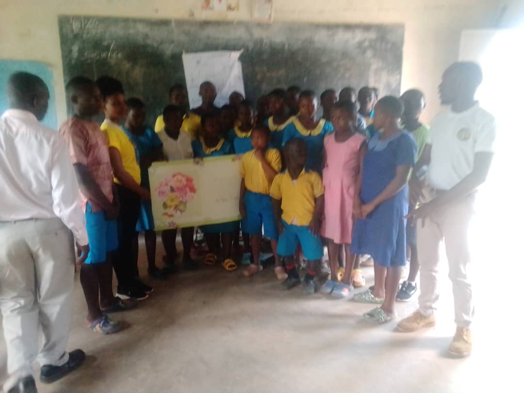 MbungaFor39318's tweet photo. we gave out success cards to p.7 candidates. mcgcd understands that children who do not receive success cards often feel rejected, isolated and let down by people who are close to them, and who have been part of them on numerous ocassions, from the start. #savethegirlchild https://t.co/dmflCCosMh