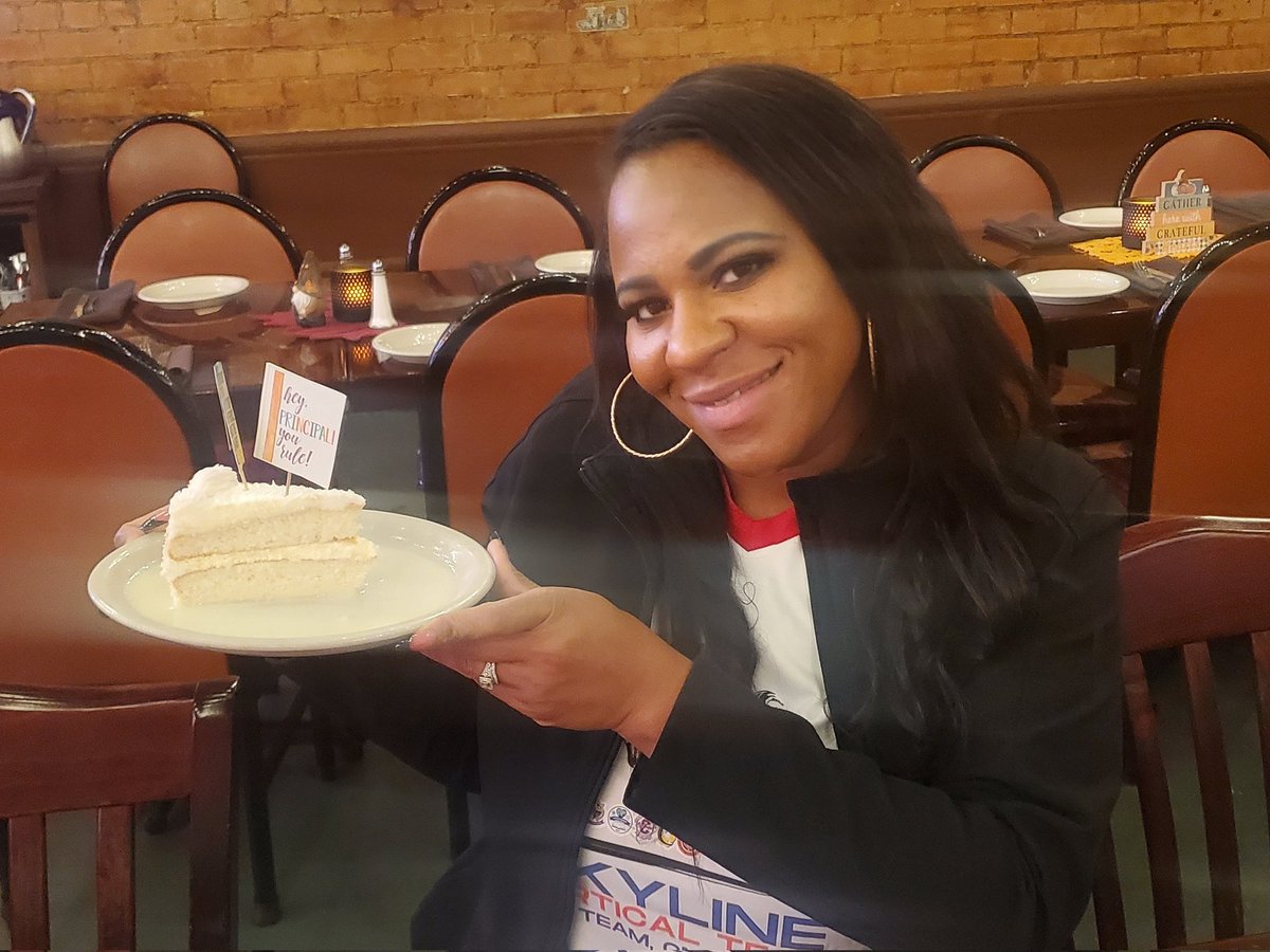 To our amazing Principal Dr. Davis: Your guidance, support, and commitment to our school community make a world of difference. We're grateful for your leadership every day! 
@MRamirezDISD <a href="/DallasISDSupt/">Dr. Stephanie S. Elizalde</a> @TrusteeHenry <a href="/dallasschools/">Dallas ISD</a> <a href="/THuittDISD/">Tiffany Huitt</a> <a href="/GuzickES/">Guzick Elementary</a>