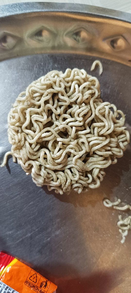 sumit_dey1's tweet photo. Is this a new product? Black yipee!
This packet of #Yippe is not even expired but its condition is like this.
#noddles #yippe #sunfeast @fssaiindia @SunfeastYippee @sunfeastcares https://t.co/AfPbiTHloO