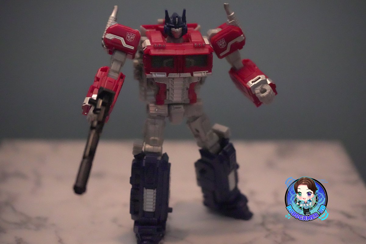 RoboGamer1HD's tweet photo. Transformers: Reactivate Voyager Optimus Prime #PlayTFR #TransformersReactivate #TransformersToy #OptimusPrime #Transformers https://t.co/lT0WOV8HvQ
