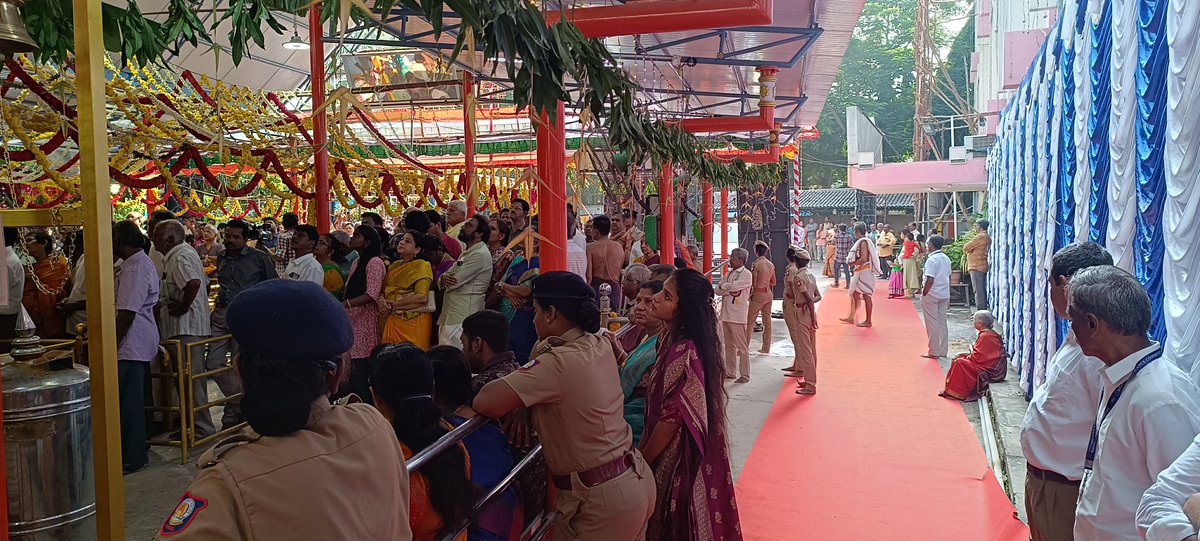 StationVigilan1's tweet image. Alwarpet Anjaneyar temple Samprokshanamwas actively assisted by almost 12 SVC members on 20th Oct&apos;23 from 8.00 am to 11.00 am along with Police members in Mylapore district. #chennaicitypolice #GCP