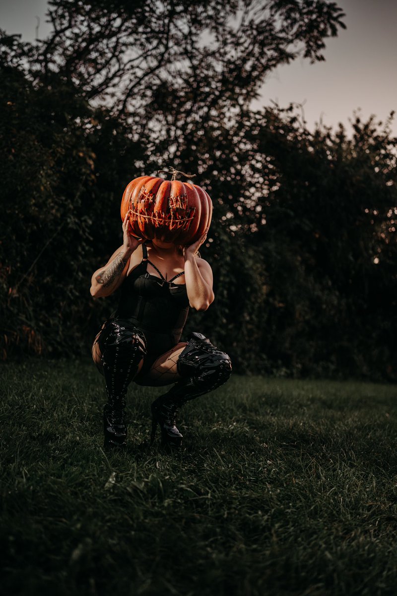 Haleyyy_Berryyy's tweet photo. Happy Halloween 🎃 https://t.co/wXVam1hnOf