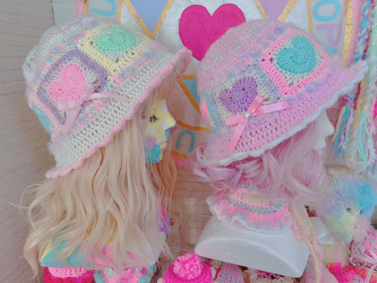 fancytrap_kana's tweet photo. 本日10月31日22:00よりWEBSHOP Openします🎃💕
新作のニットアイテムたくさん入荷します😘❣️ https://t.co/onBwhkqMRl