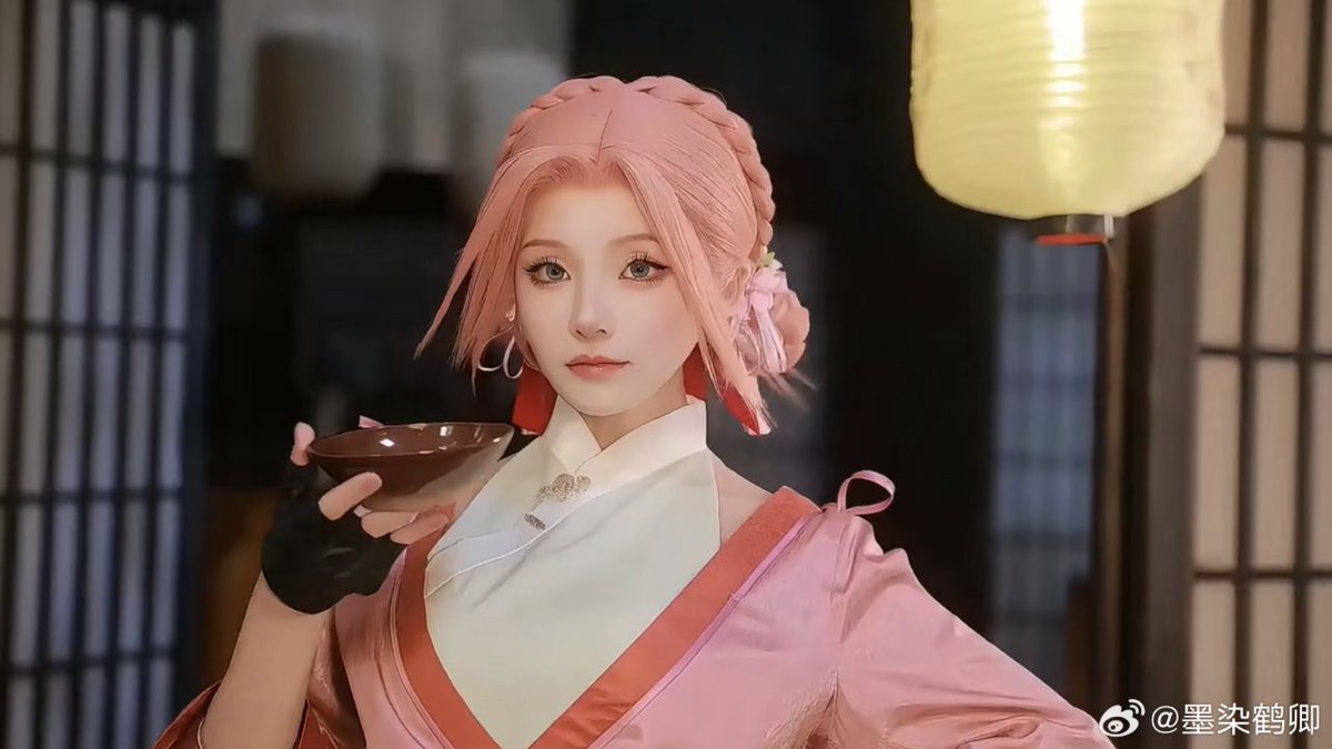 Cosplayer 爪琊 filmed a video inspired by the new Naruto Mobile Sakura outfit  and shes sooo beautiful omg😭😭😭