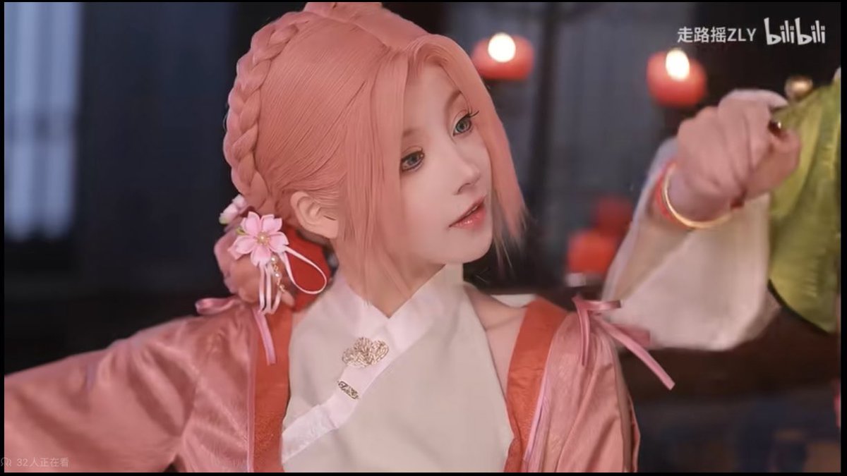 Cosplayer 爪琊 filmed a video inspired by the new Naruto Mobile Sakura outfit  and shes sooo beautiful omg😭😭😭