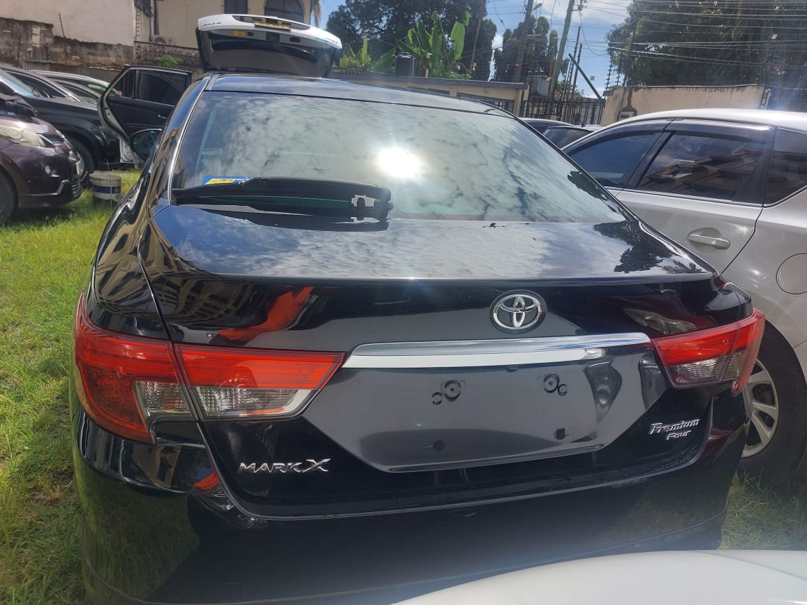 prudyCaren's tweet photo. Toyota Mark X PREMIUM 
Engine capacity 2500cc 
Yom:2016
Mileage: 103,000km
Black
Steering control 
Reverse camera 
Alloy wheels 
Foglights 
Leather seats 
Price 2.3 m
#Usd500 #Elnino #kcse #welcomebacktokenya #Athiriver #Worldcoin #MarkXpremium https://t.co/5X5hxUNEvi