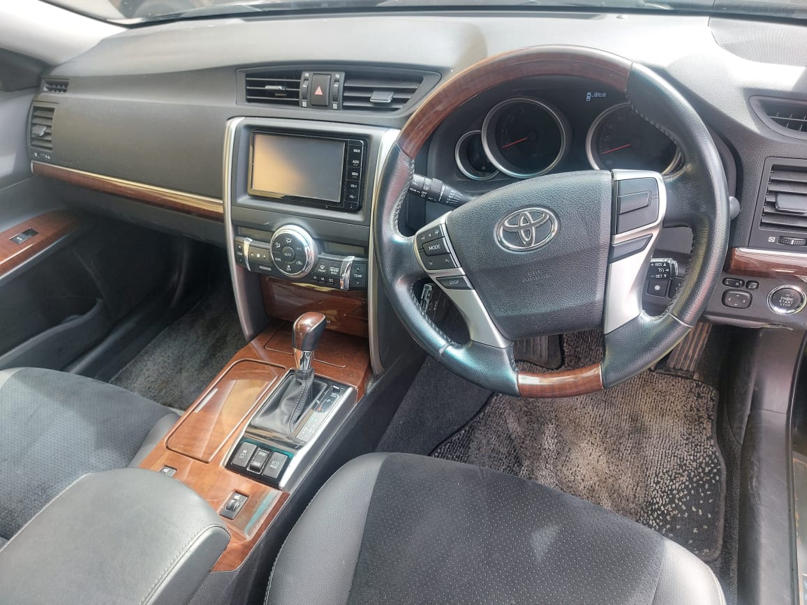 prudyCaren's tweet photo. Toyota Mark X PREMIUM 
Engine capacity 2500cc 
Yom:2016
Mileage: 103,000km
Black
Steering control 
Reverse camera 
Alloy wheels 
Foglights 
Leather seats 
Price 2.3 m
#Usd500 #Elnino #kcse #welcomebacktokenya #Athiriver #Worldcoin #MarkXpremium https://t.co/5X5hxUNEvi