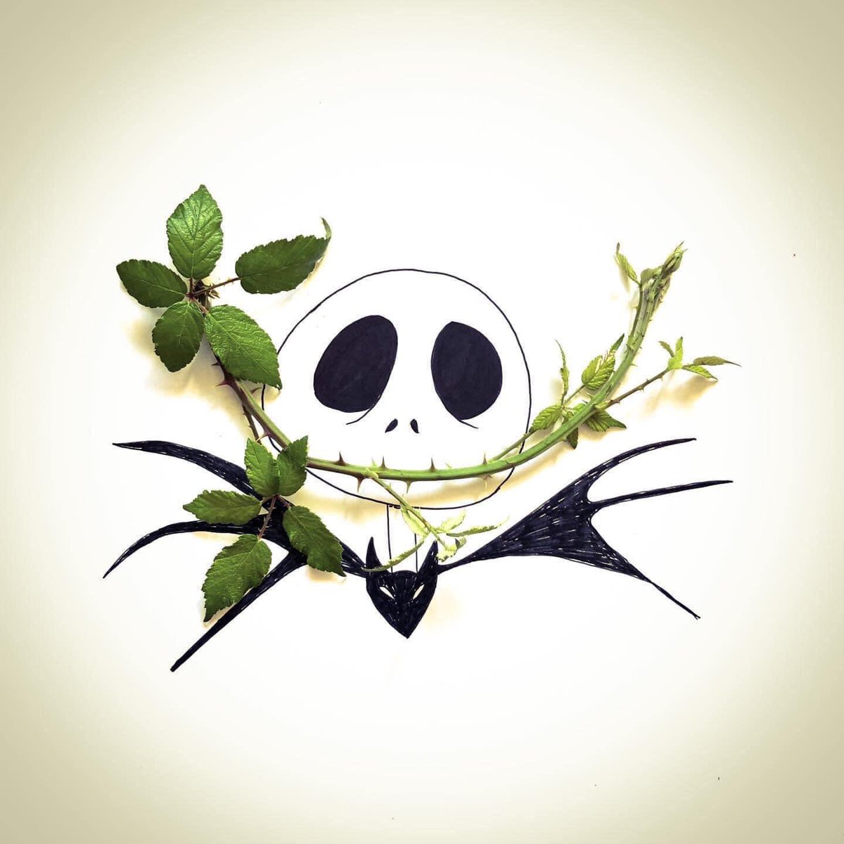 adelefugere's tweet photo. #adelefaitdesonmieux
Jack

#Halloween #Jack #ronce #TimBurton https://t.co/mhUvOc95mw