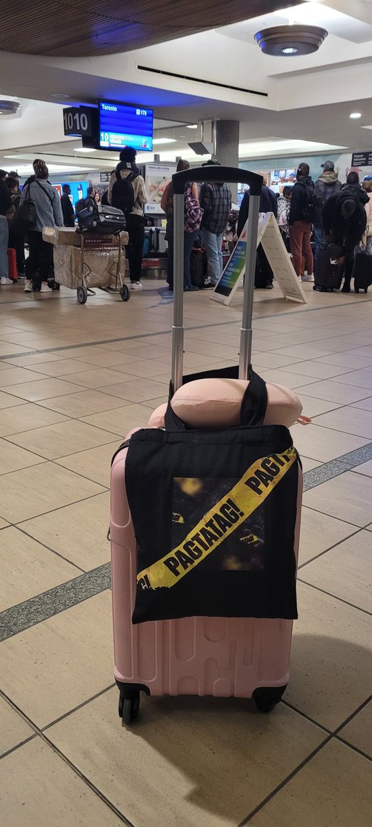 crappycaller's tweet photo. I traveled with my #PAGTATAG tote bag from Toronto to Edmonton. It's convenient to put all your stuff, which is needed right away π Would bring this on my every travel for sure. A certified A'Tin daw ako sabi ng mga kasama ko. I am a proud one π»#SB19 #1ZMerch https://t.co/pdPBt5ayaa