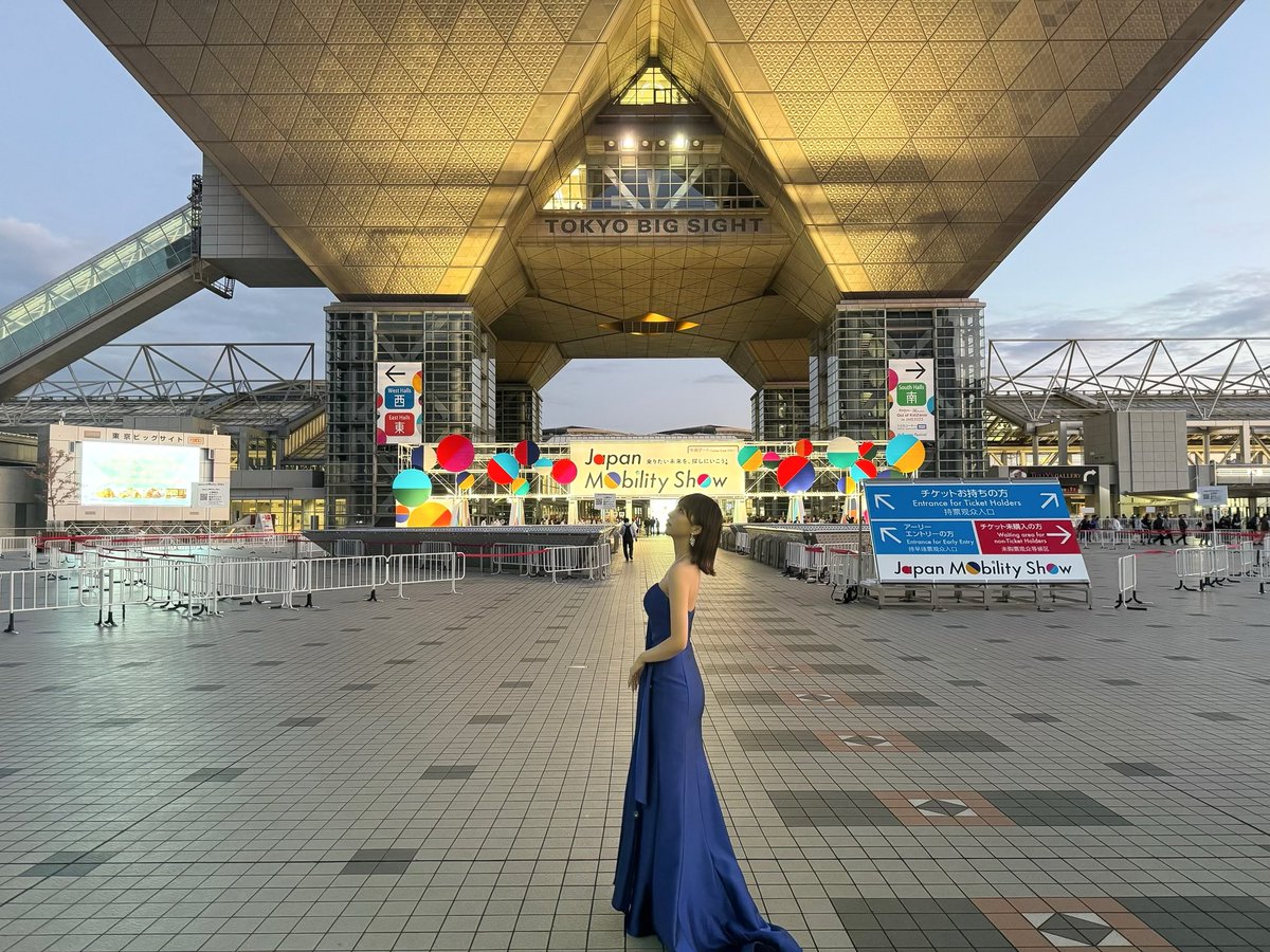 yuuka_kokubun's tweet photo. 先程スタッフから聞いたのですが
問い合わせがたくさん来てるみたいで
ありがとうございます！！😳

そして急遽明日、明後日も出演することが決まりました！！

11月1日〜11月5日まで
南館3・4ブースにいるので皆さんお待ちしてます！☺️💞

#ジャパンモビリティショー 
#ジャパンモビリティショー2023 https://t.co/ZYiKGKaMD3