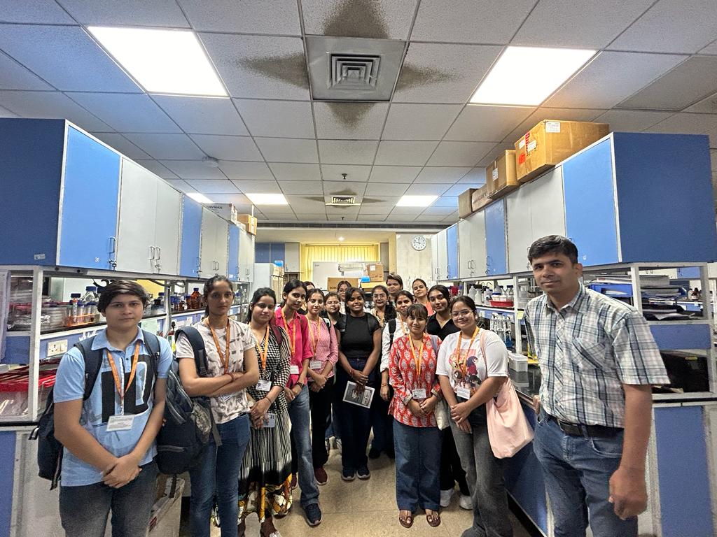 THSTIFaridabad's tweet photo. As a part of #Outreach #ScienceSetu, PG students of @JCBoseUST visited @THSTIFaridabad on 30th Oct 2023 and interacted with faculty and scientists.
#careergoals in #Science 
@DBTIndia @rajesh_gokhale https://t.co/EeKaNfnvHM