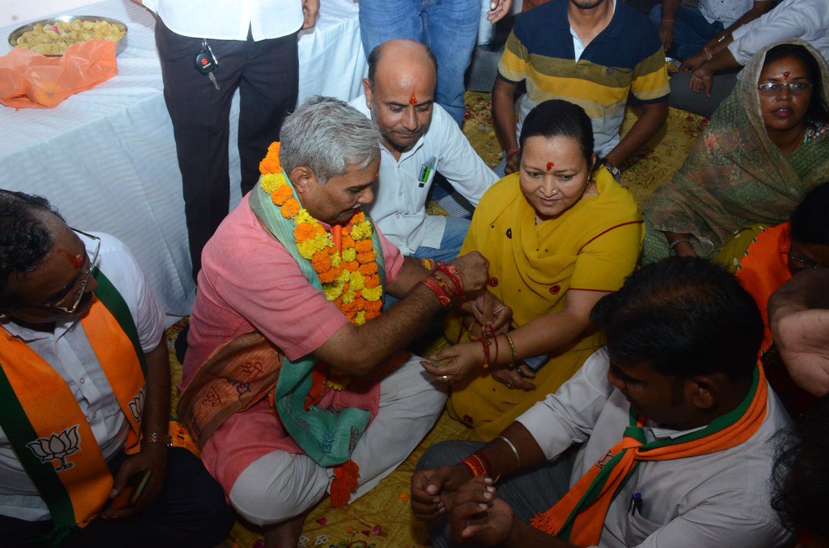 jogeshwarg's tweet photo. कल भारतीय जनता पार्टी जालोर विधानसभा क्षेत्र के प्रधान चुनाव कार्यालय का भव्य उद्घाटन पार्टी परिवार के सदस्यों और सम्माननीय नागरिकों की उपस्थिति में विधिवत्त रूप से संपन्न किया गया। https://t.co/0OC0MAf63q