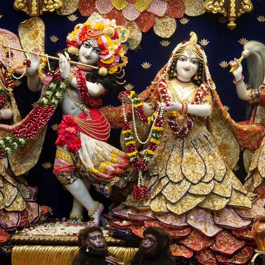 GaurangaDas's tweet photo. Lord Krishna's teachings aren’t just confined to scriptures; they live in every act of kindness, every moment of compassion, and every choice made in alignment with dharma.🙏🏼

Deity: ISKCON Chowpatty

#lordkrishna #kindness #compassion #krishnaconsciousness https://t.co/ChFNgbimxu