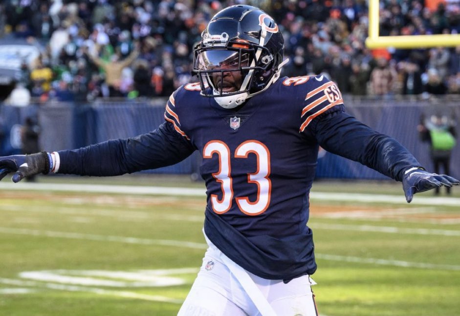 #Bears corner Jaylon Johnson has requested a trade, per source. Chicago granted permission to search for a new home before today’s trade deadline. The player and team negotiated a new contract last week but couldn’t come close to a deal. So, a talented corner is now available.