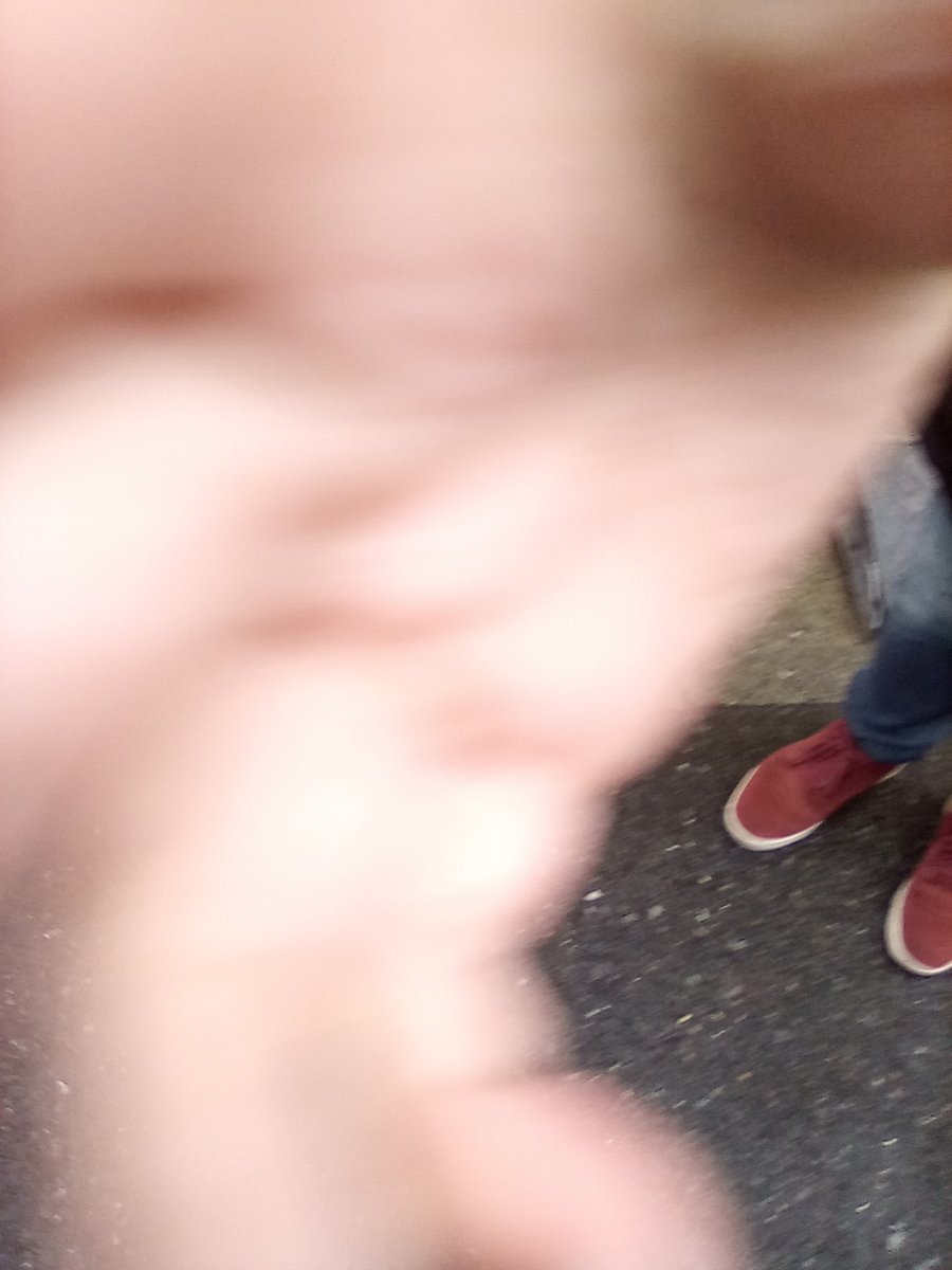 two_qute's tweet photo. 2022-04-03 下北沢スーパーオオゼキ前
#ぬうぴーず #さち身 https://t.co/x1jRSsRvS3