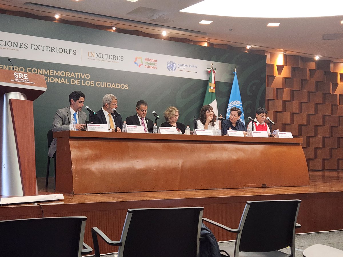 ¡Feliz Primer Día Internacional de los Cuidados! Hoy, en la <a href="/SRE_mx/">Relaciones Exteriores</a>, conmemoramos a quienes dedican su tiempo y amor a cuidar de otros.  #AlianzaGlobalParaLosCuidados #PolíticaExteriorFeminista 🇨🇦 🌼👩‍⚕️