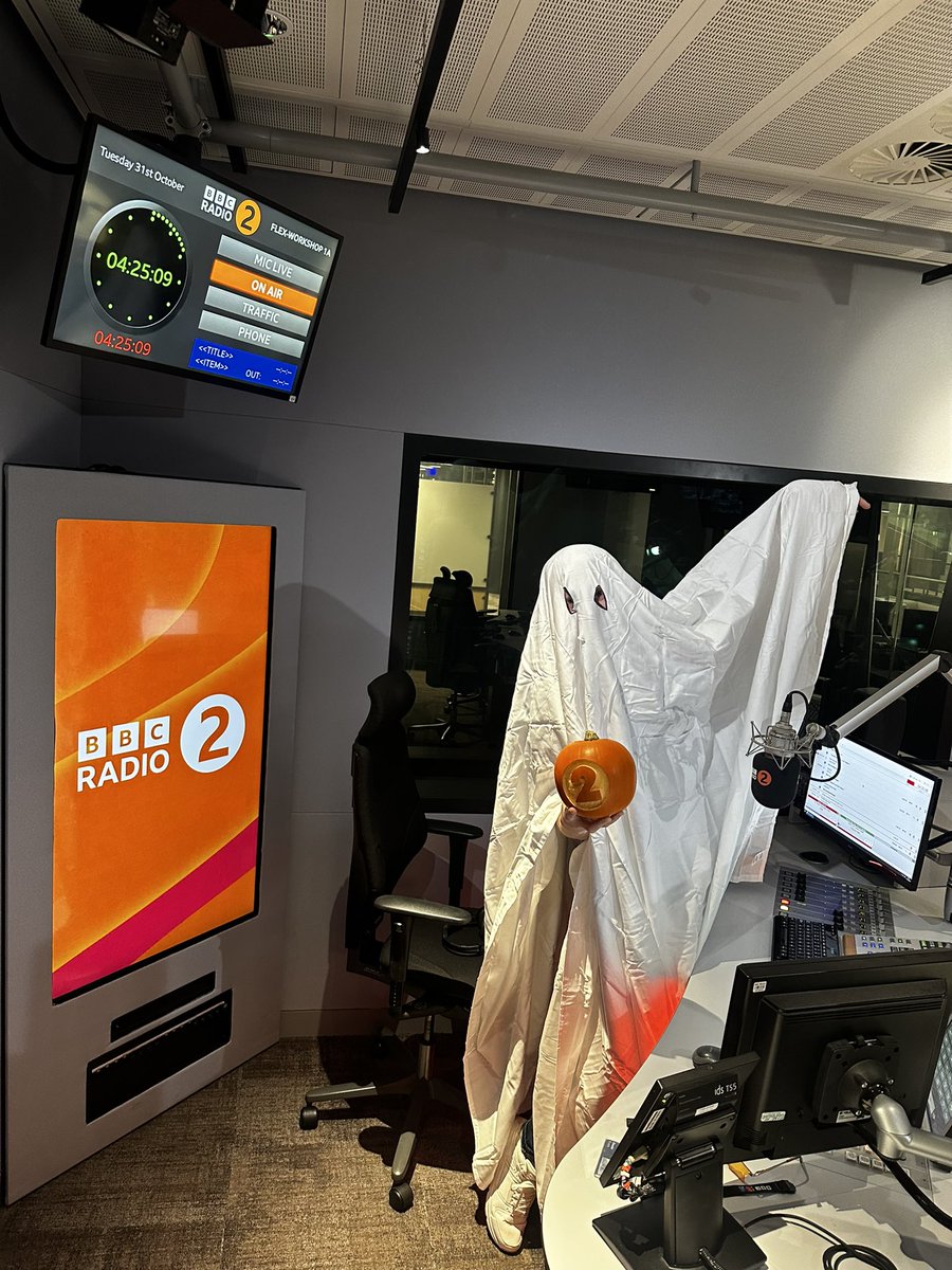 Welcome to Tuesday! For #Halloween I’m doing the whole show dressed as the ghost who we’ve named Cybil. Does Cybil need an iron?! 😂 👻 Anything spooky happened to you? Text us on 88291 and catch up with the chaos on @BBCSounds! X