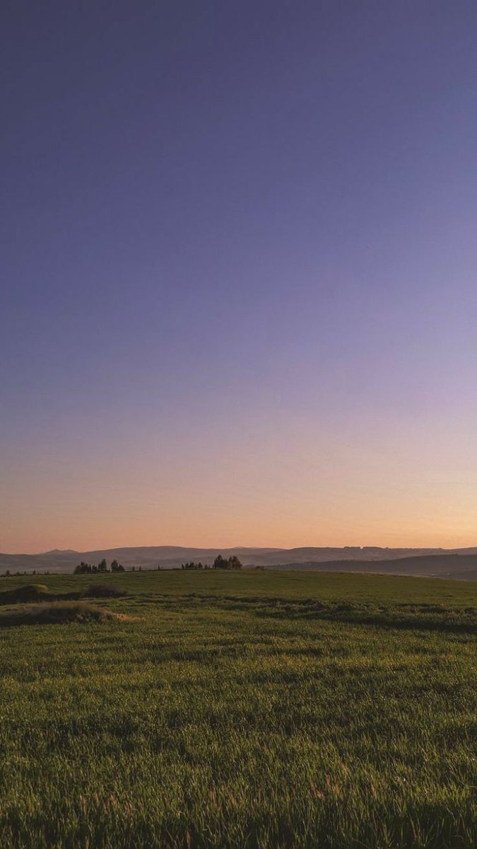 "رَبَّاهُ لَا شَيْ مِنْ شكواي يُسْعِفُني
وَلَا القُلُوبُ الَّتِي حَوْلِي تُوَاسِينِي 

إني بجُودِكَ يَا مولاي مُلْتَجِئُ
مَالِي سِوَاكَ إِذا ناديت يكفيني"

#صباح_الخير_والسعاده_للجميع