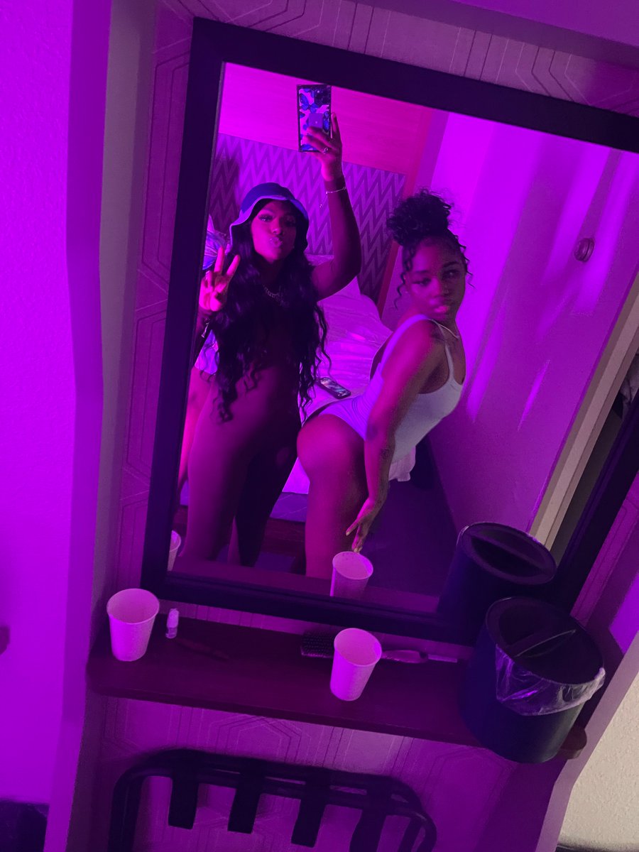 MarieMyiia's tweet photo. VIDEO OUT NOW 🥳 

https://t.co/j8YAyz7gt9 https://t.co/3VKSc1T2Sw