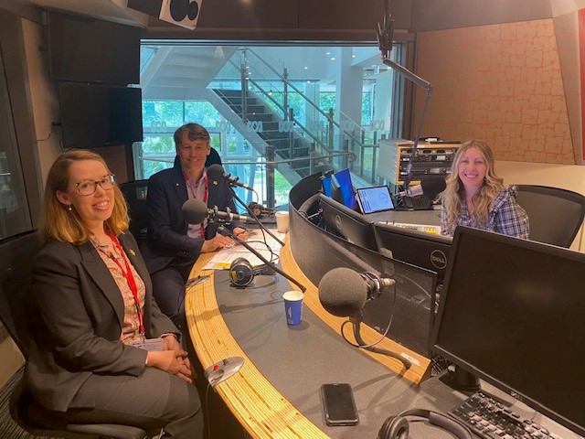 McCabe Centre Director @hellisjones and @CancerVic CEO @ToddHarperAUS joined @RichelleHunt on ABC's Conversation Hour this morning to discuss the cost of #cancer, and how it's affecting Victorians. Listen here: abc.net.au/listen/program…