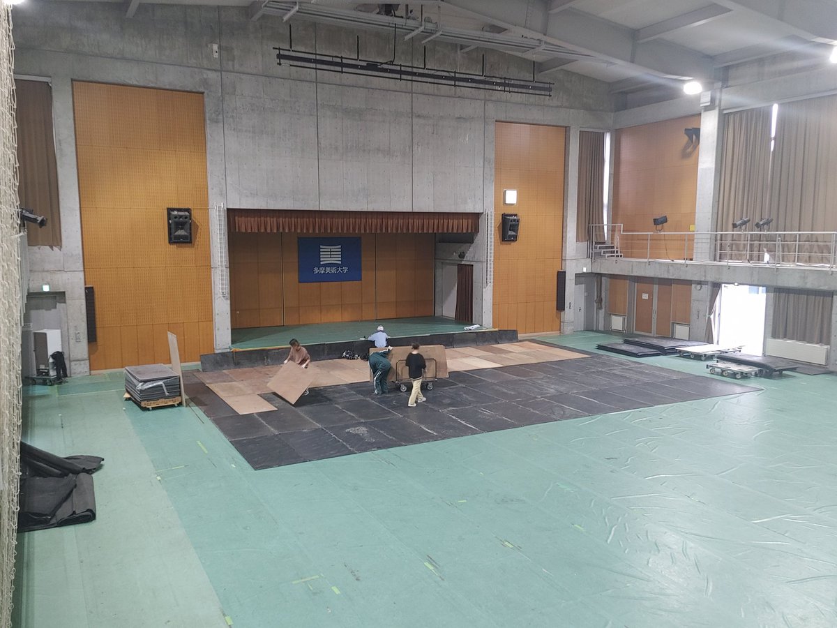 TAUchu_st's tweet photo. 中央ステージ設営始まりました！☺️ https://t.co/JGu23QUXXA