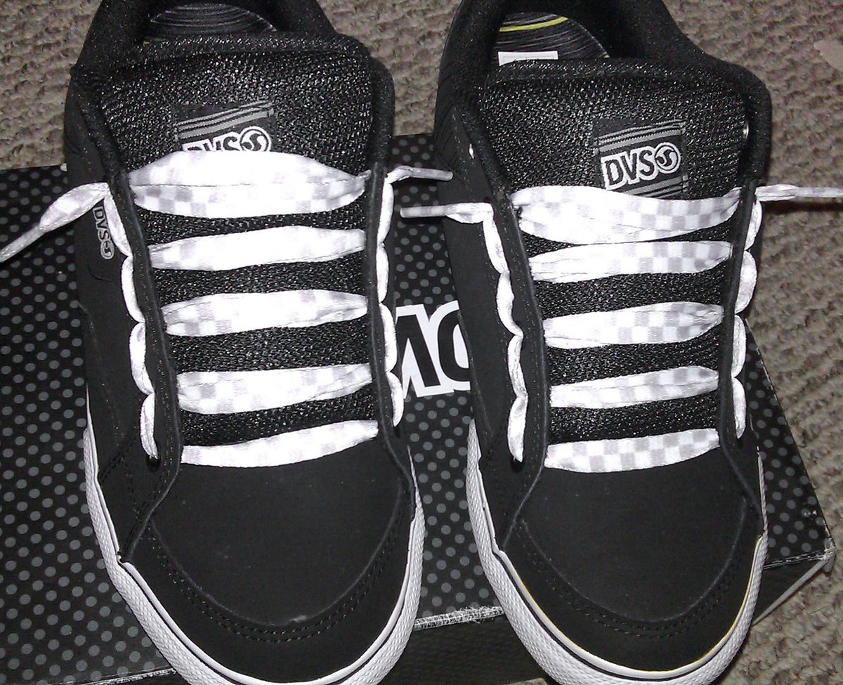 Today's shoe lacing photo was contributed by an anonymous contributor in Jan-2013. Black & white DVS skate shoes laced with checkered white “Train Track Lacing”.
#photooftheday #black #white #dvs #dvsshoes #skateshoes #checkered #whiteonwhite #traintracklacing #traintracks