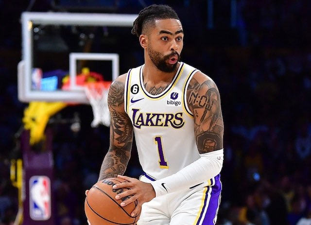TheHoopCentral's tweet photo. D'Angelo Russell tonight:

28 Points
8 Assists
71% FG
50% 3P
100% FT https://t.co/4AVksSNQuC