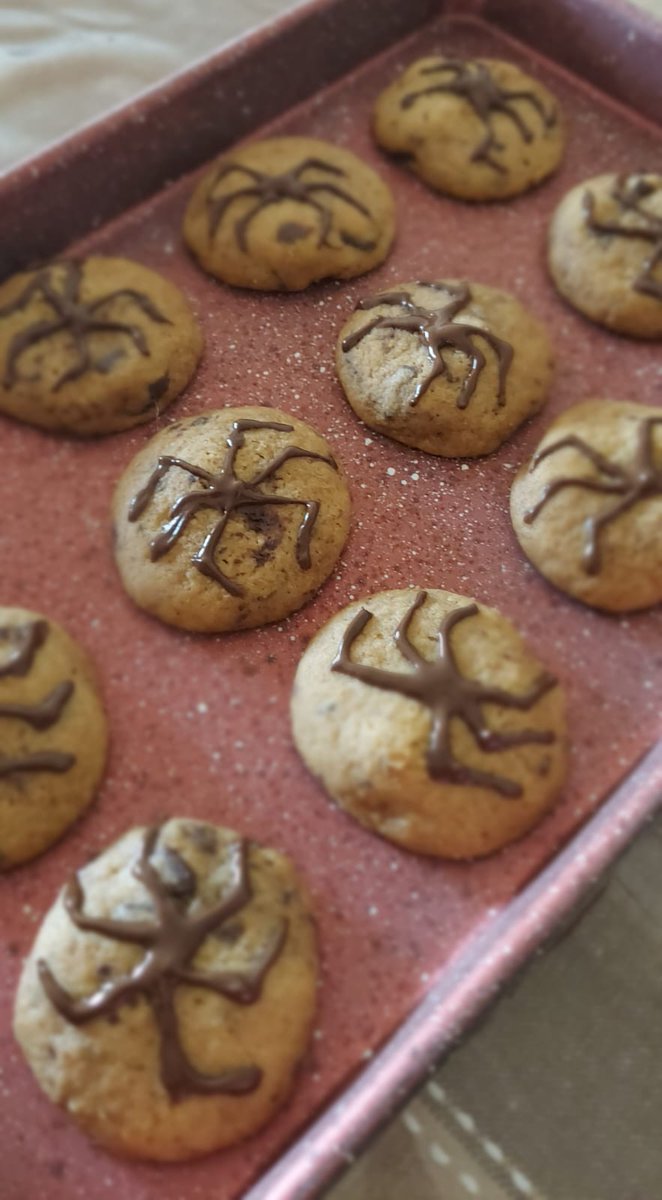 bithighosh's tweet photo. Are you Halloween ready? Some spider choco chip cookies for you today!! 

#Halloween2023 #Bangalore #SmallBusiness #homebased #homebakery #chocochipcookies #cookies https://t.co/Vs9dcGaf4F