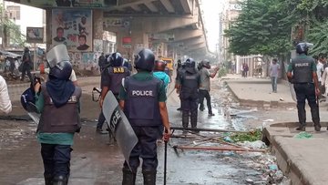 হরতালের পরের দিনে কোনাবাড়িতে বহিরাগত শ্রমিকদের ফের তান্ডব