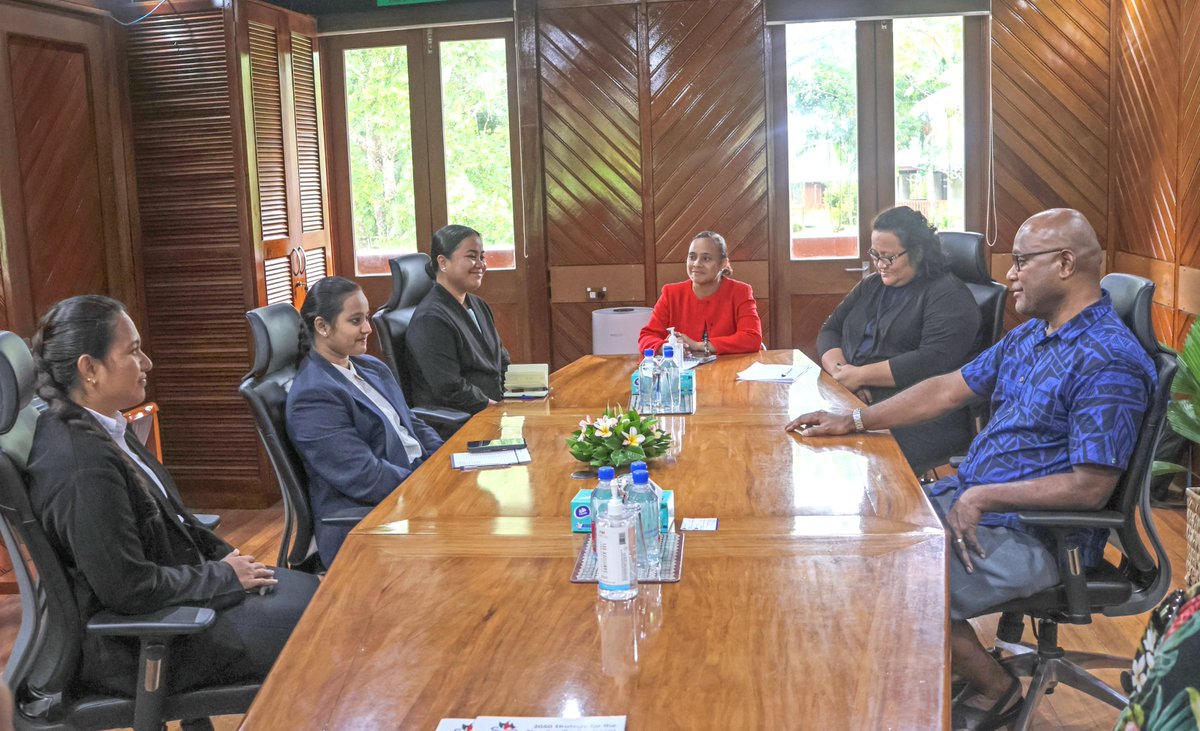 ForumSEC's tweet photo. Acting Sec Gen, Esala Nayasi, warmly welcomed USP law graduates undertaking a four-week professional placement with the @ForumSEC International Legal Team from Oct – Nov.
The interns will focus issues incl law of the sea, the ICJ advisory opinion, trade issues & nuclear issues. https://t.co/yqxHwUUegi
