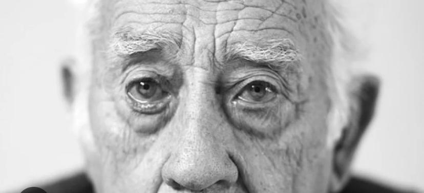 EL ALUMINIO Y EL ALZHÈIMER: Se ha encontrado más aluminio en el cerebro de pacientes con Alzhèimer,  que en aquellos que no padecen la enfermedad.
No consuman antiácidos elaborados con hidróxido de aluminio.
Ni refrescos, ni cervezas en latas de aluminio.
Ni cortar tomates con