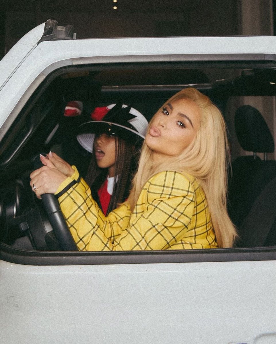 Kim Kardashian tweet media