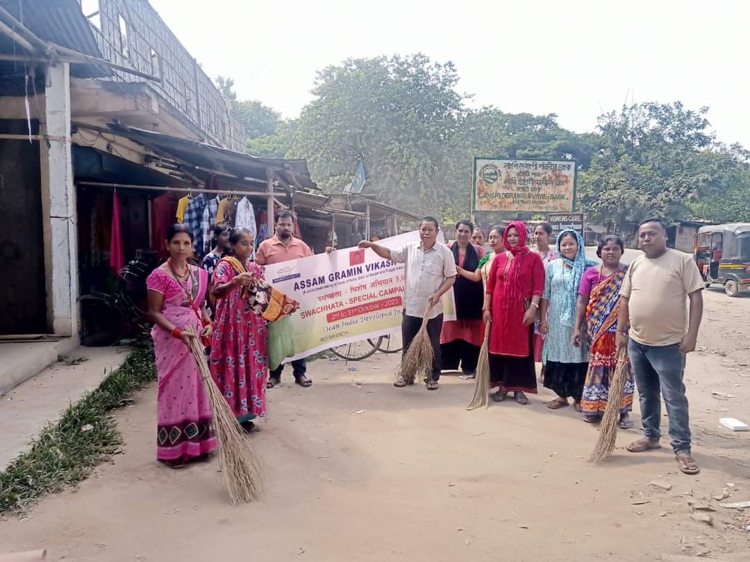 agvbank's tweet photo. Assam Gramin Vikash Bank organizing Financial Awareness camp and cleanliness drive under #SpecialCampaign3
#PMOIndia
#DARPG
#SwachhataHiSeva
#DFS
#departmentoffinancialservices https://t.co/IDhEILc2Bt